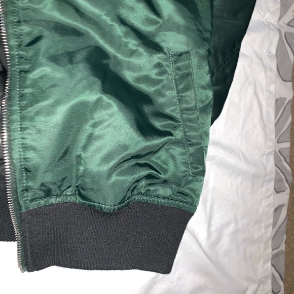Guess dark green bomber jacket - Picture 5 of 5